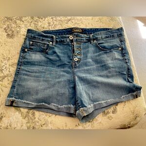 Torrid button fly denim shorts